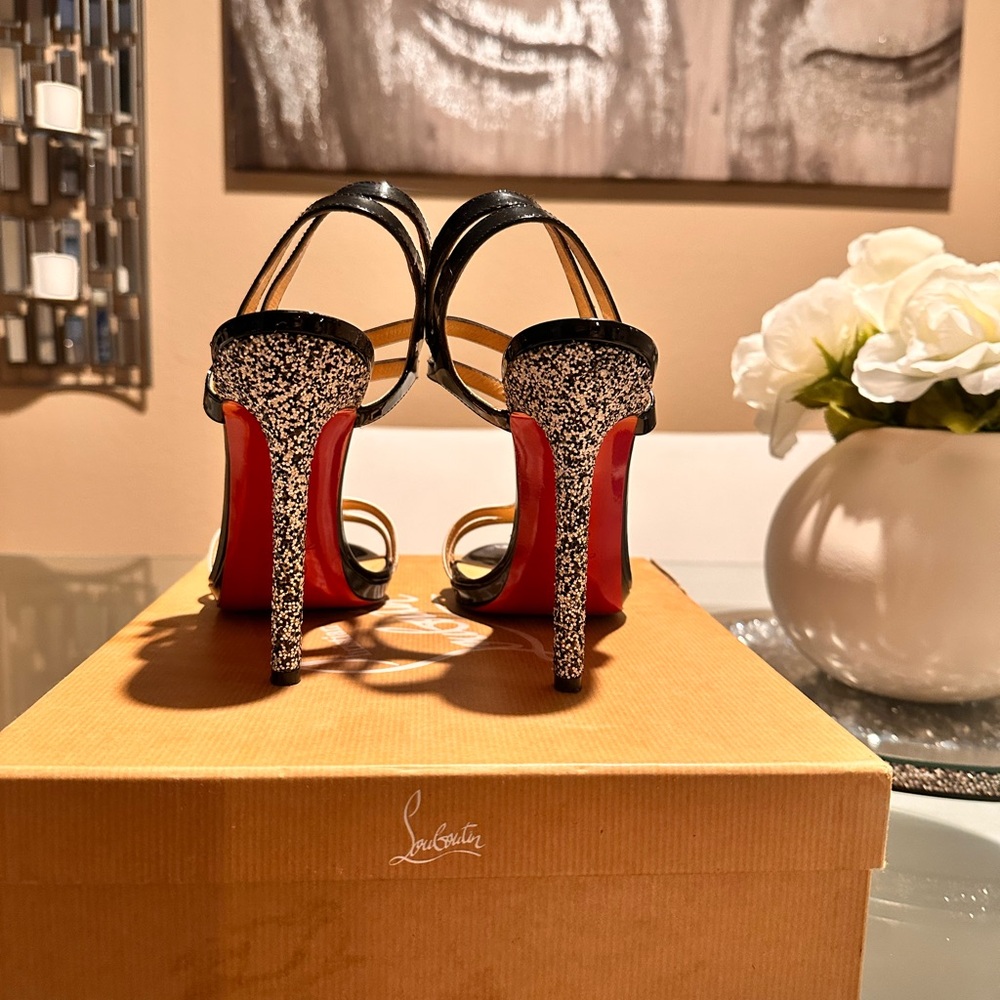 Elegant Black and White Christian louboutin High Heel Sandals - Picture 2 of 7